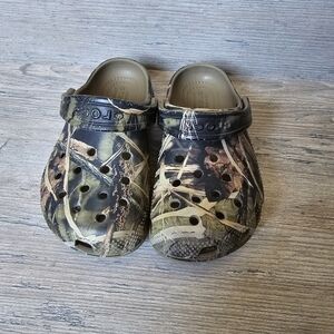 Camo Toddler Crocs Size 10